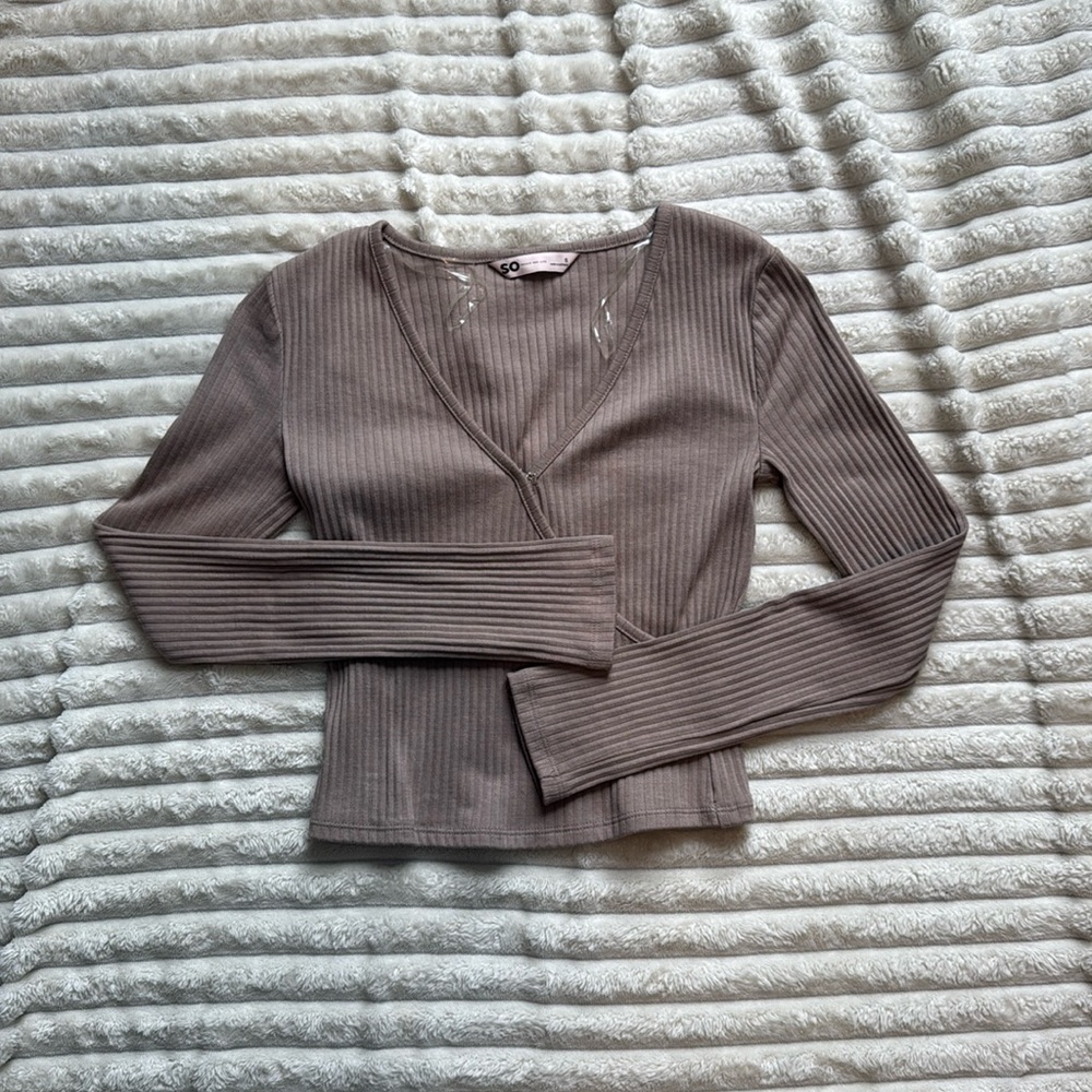 women’s long sleeve shirt